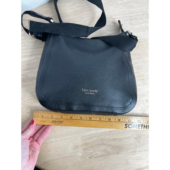 Kate Spade New York Roulette Medium Black Pebbled Messenger Bag and Wallet Set - Picture 10 of 11